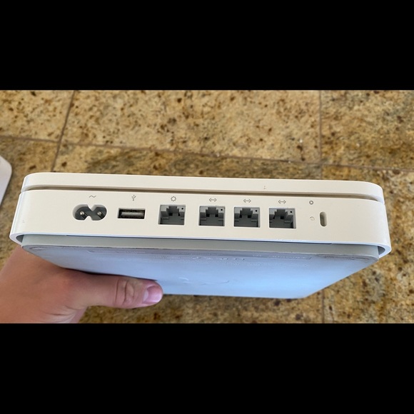 Apple A1408 Airport Extreme Base Station 5th
Gen WirelessRouter and - Picture 16 of 16